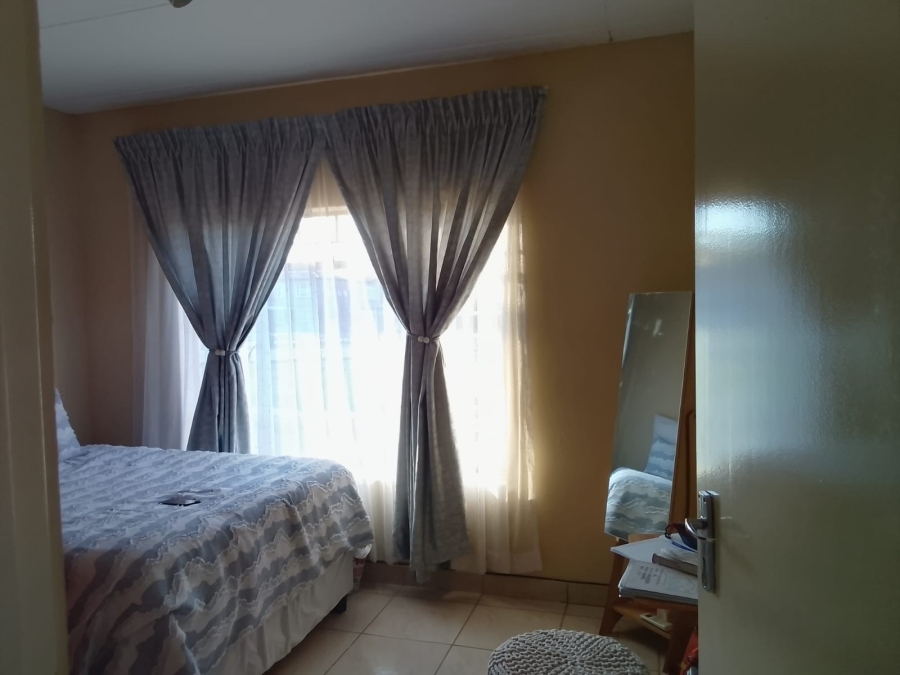 2 Bedroom Property for Sale in Waterval East North West